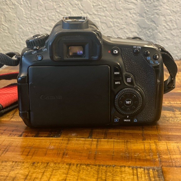 Canon EOS60D - Picture 4 of 9